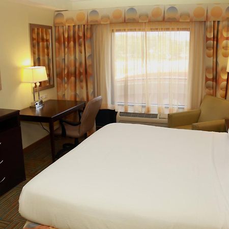 Holiday Inn Express Hotel & Suites Perry, An Ihg Hotel Exterior foto